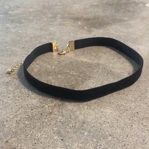 Black velvet choker